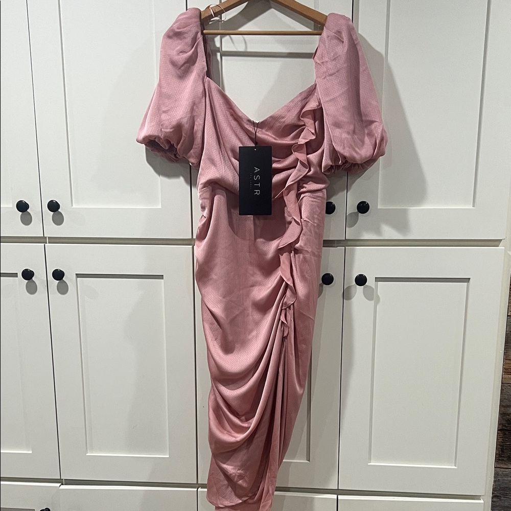 ASTR Pink Puff Sleeve Ruched Midi Dress (NWT)